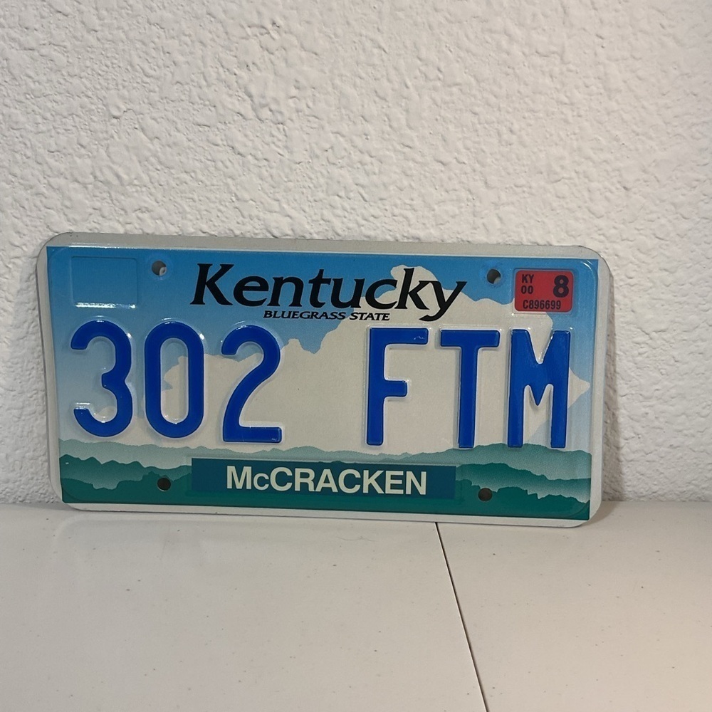 Kentucky License Plate with Blue Accents - Picture 2 of 3